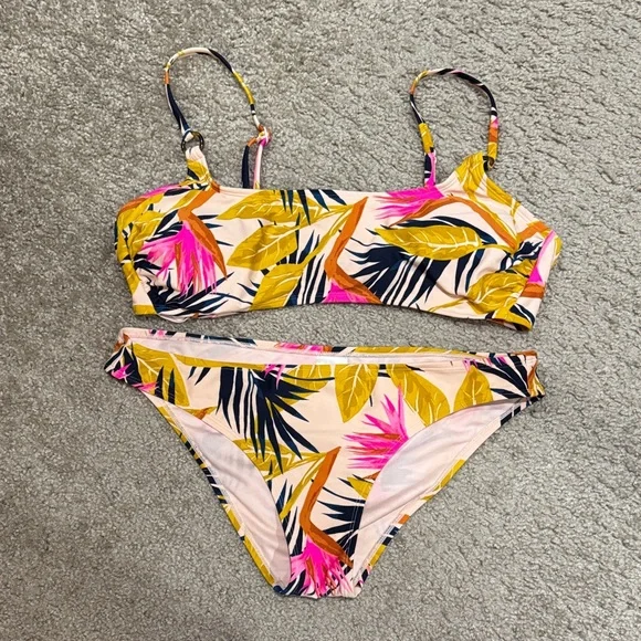 Tropical Leaf Print Bikini Set - Picture 1 of 8